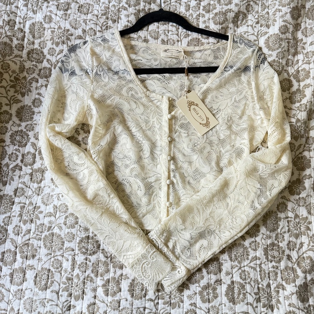 Joifolie Cream Lace Button-Front Long Sleeve Top